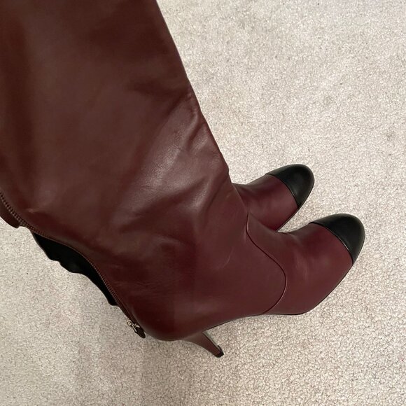 CHANEL Calfskin Brown CC Chain Knee High Boots Size 38 - Excellent - Picture 10 of 13